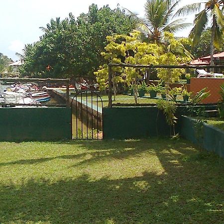 Ganga Garden Hotel เบอร์อูวาลา ภายนอก รูปภาพ