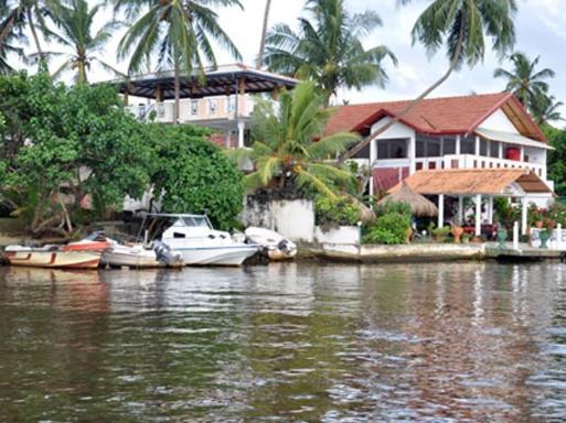 Ganga Garden Hotel เบอร์อูวาลา ภายนอก รูปภาพ