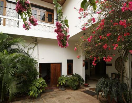 Ganga Garden Hotel เบอร์อูวาลา ภายนอก รูปภาพ